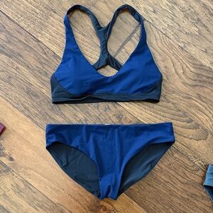 Lulu Lemon reversible black/blue bikini - like new - size medium